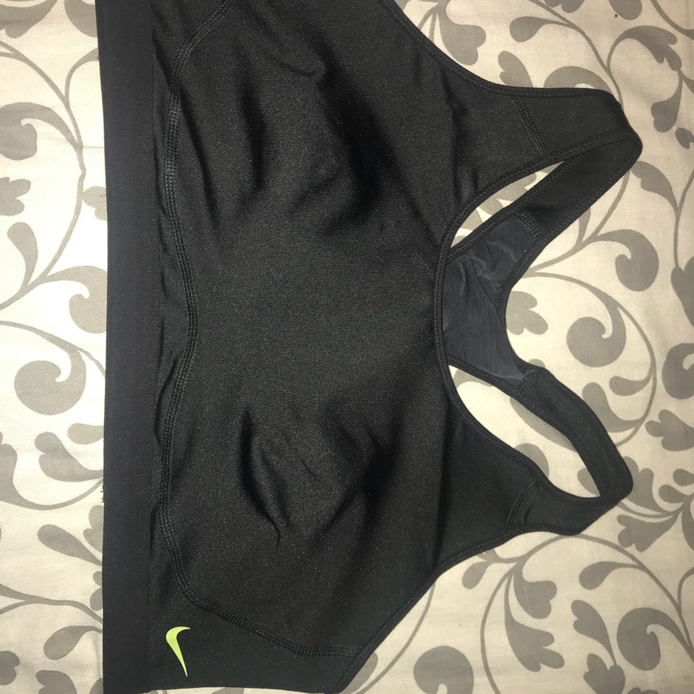 Nike compression medium support bra
